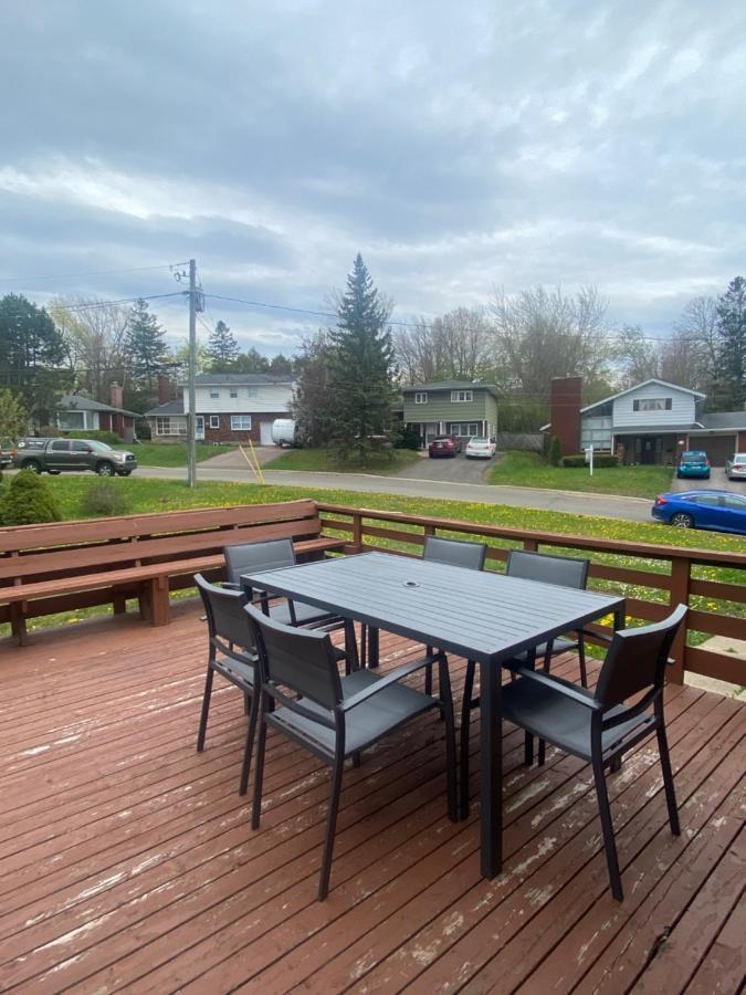 Private Room Lakeview House- Westmount Μόνκτον Εξωτερικό φωτογραφία
