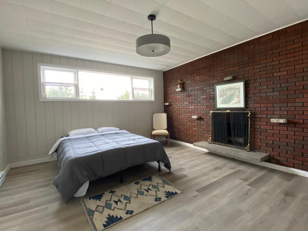 Private Room Lakeview House- Westmount Μόνκτον Εξωτερικό φωτογραφία