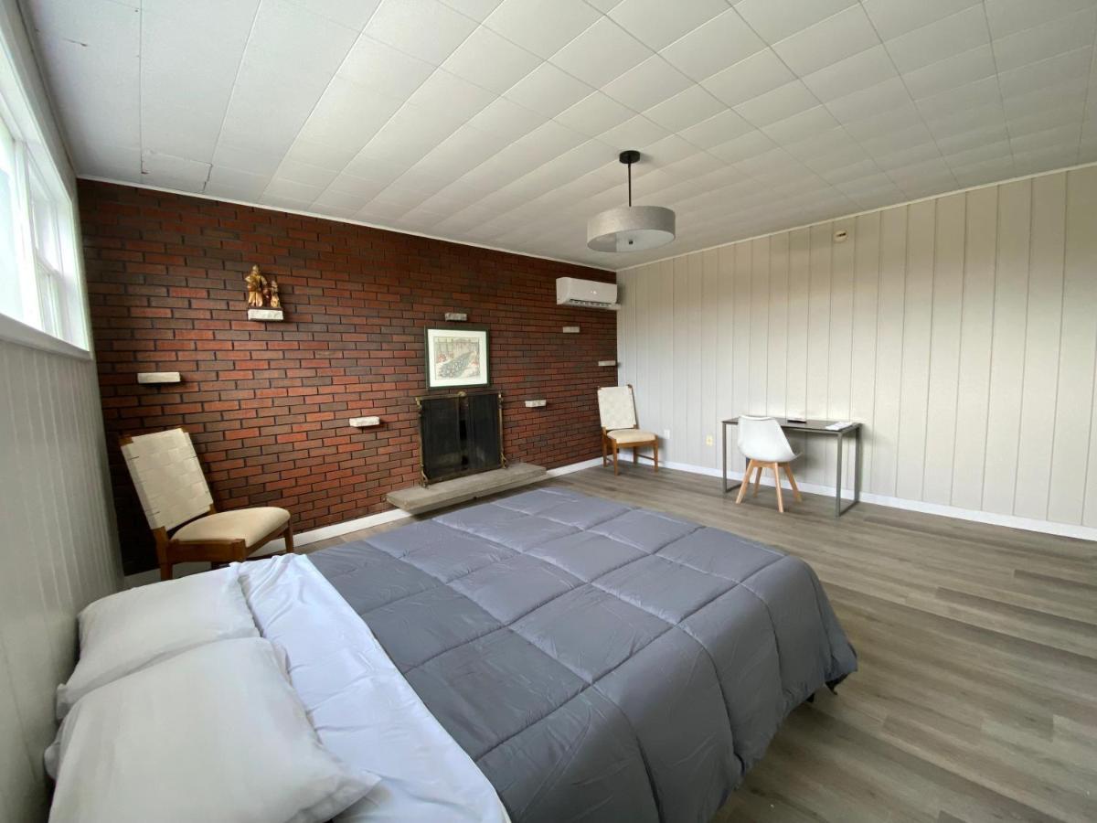 Private Room Lakeview House- Westmount Μόνκτον Εξωτερικό φωτογραφία